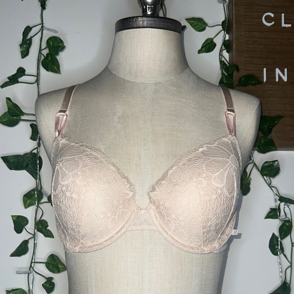 Victoria’s Secret Lined Demi Bra NWT